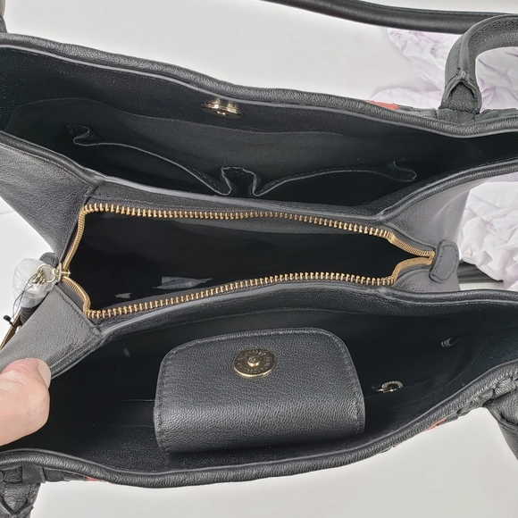 Clever Carriage Black Red & Ivory Striped Weaved Leather Beautiful Shoulder Bag - Picture 7 of 11